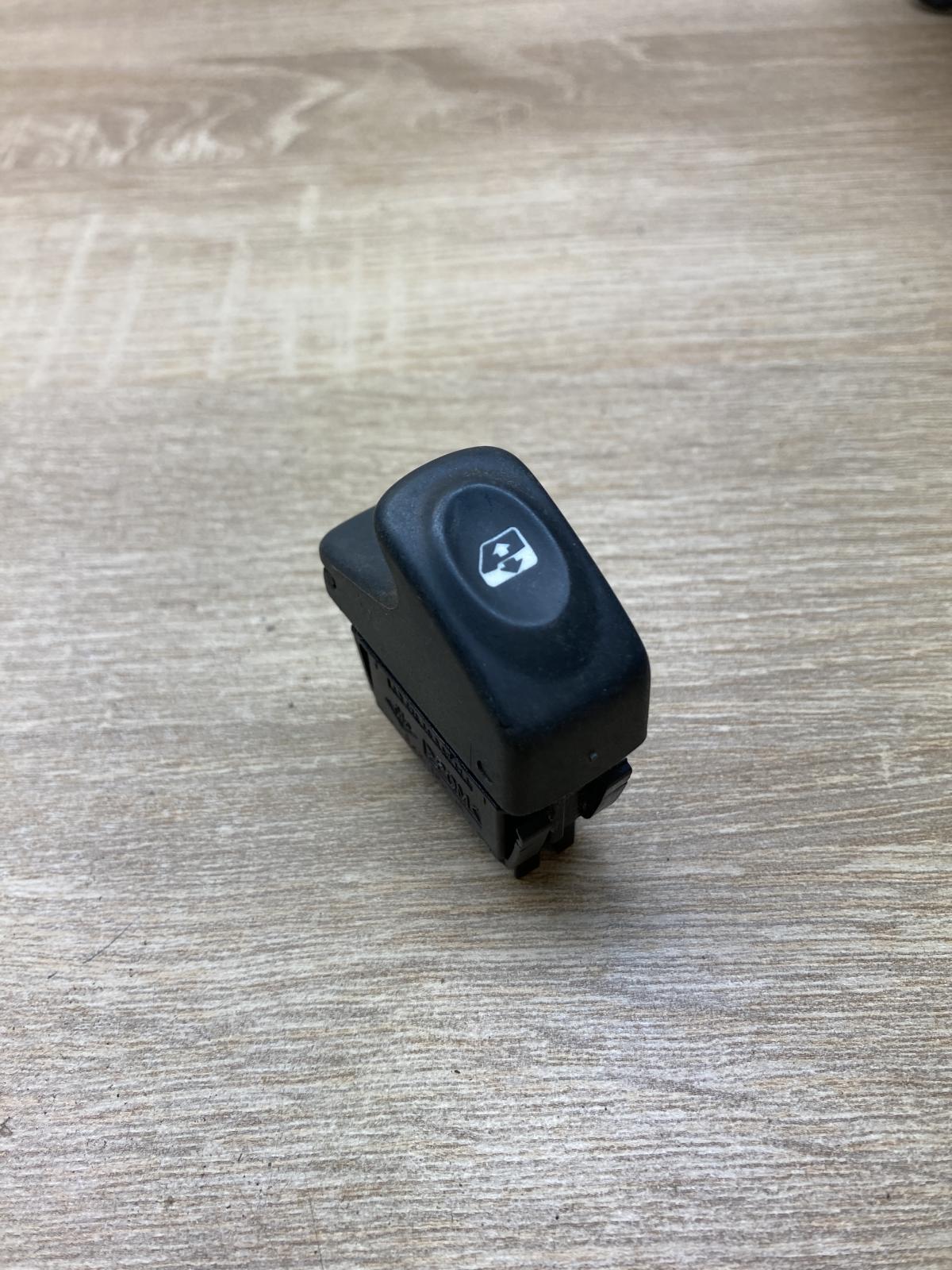 838100G   Electric window control switch Renault Scenic I