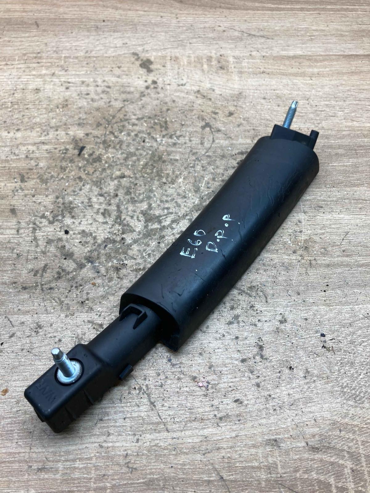 7076772   Front door interior handle BMW 5 E60 E61