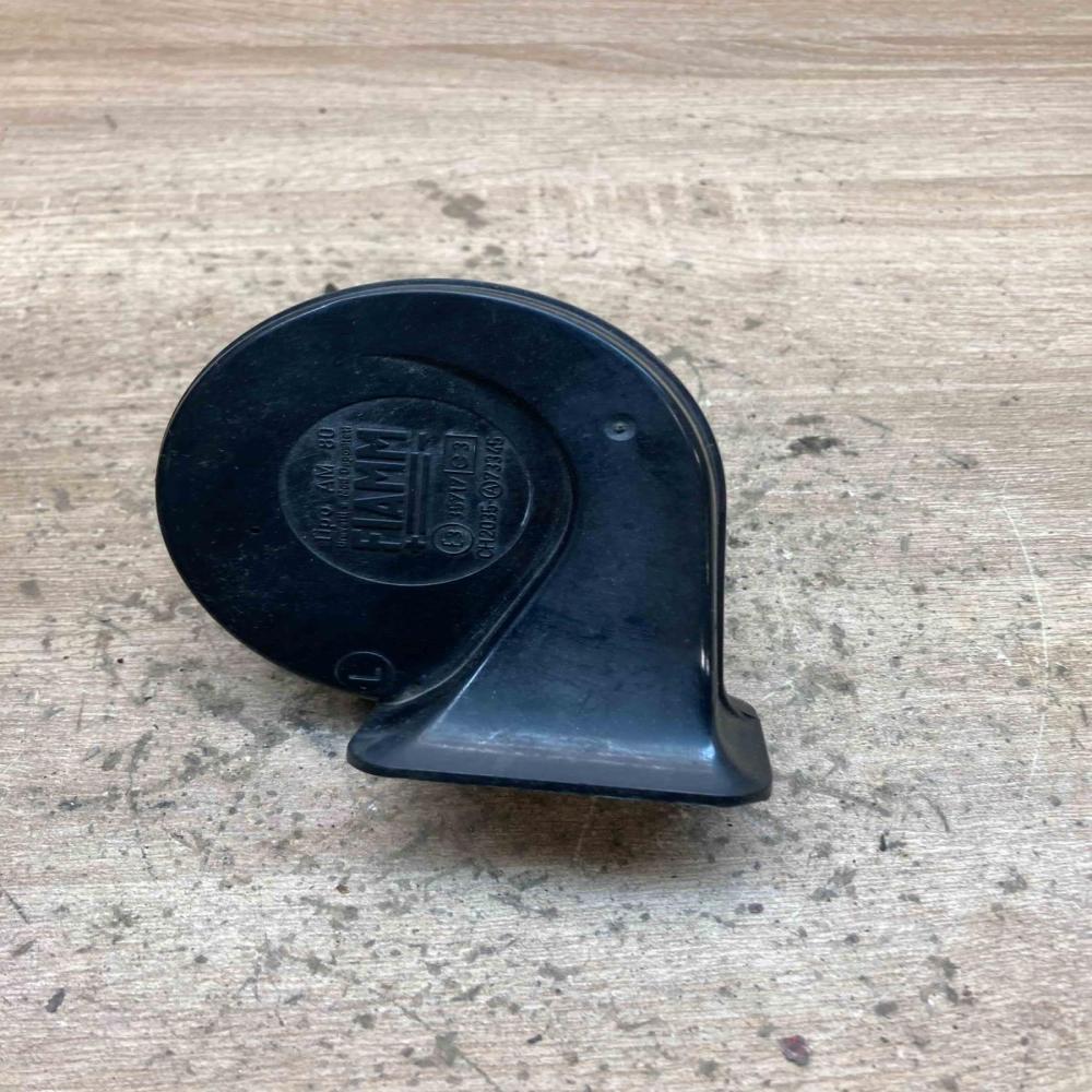 73345 35717  Horn signal Audi 80 90 S2 B4