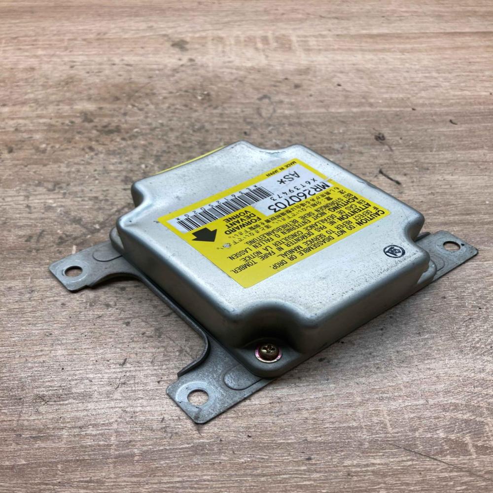 MR260703 X6T39473  Airbag control unit/module Mitsubishi Lancer