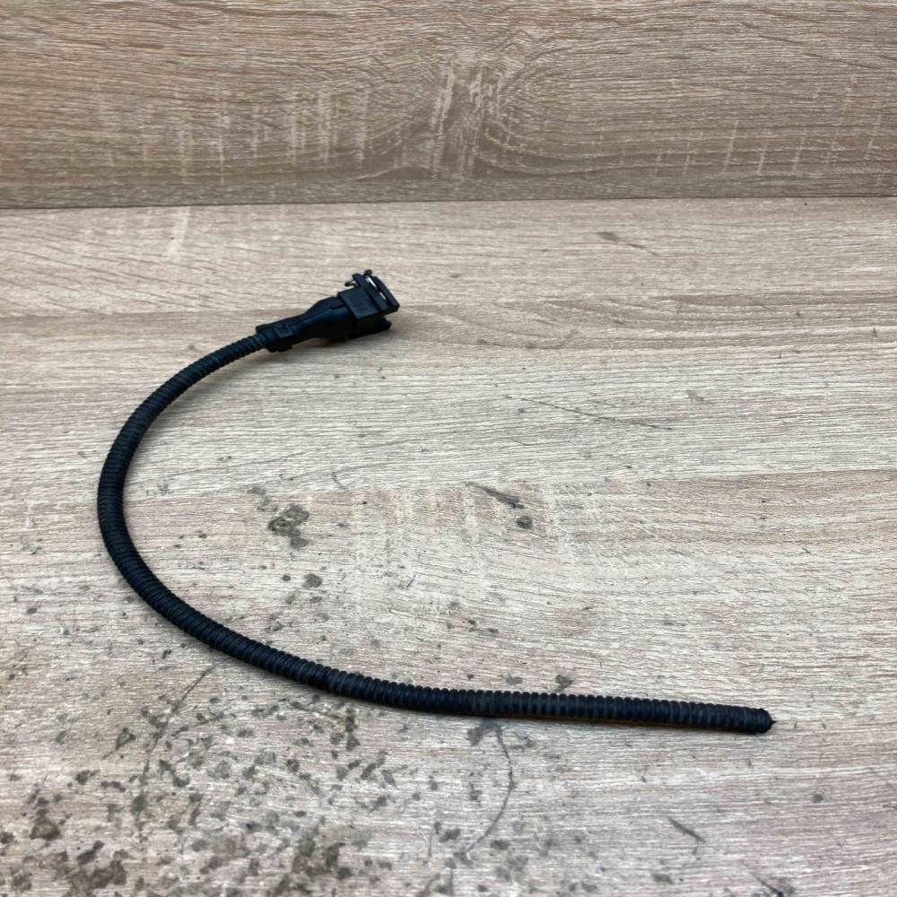 1427615   Plug wire BMW 5 F10 F11