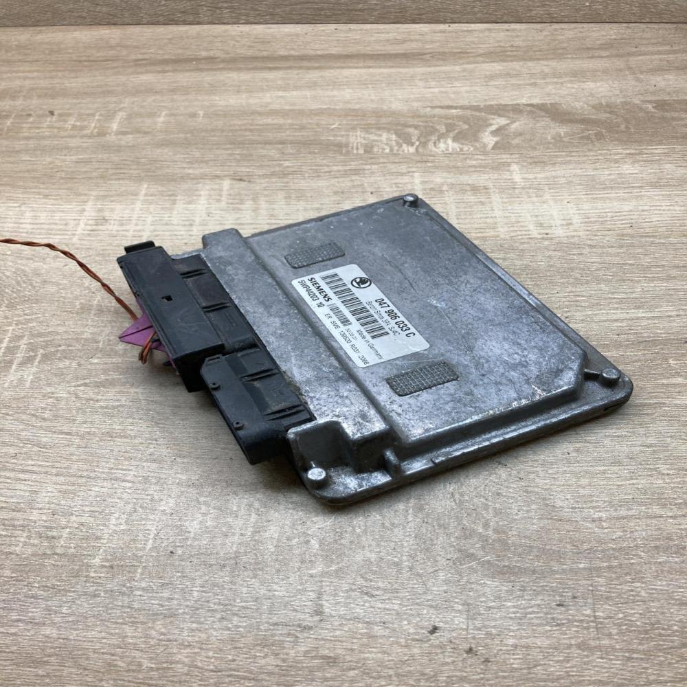 047906033C 5WP44203  Engine control unit/module ECU Skoda Fabia Mk1 (6Y)