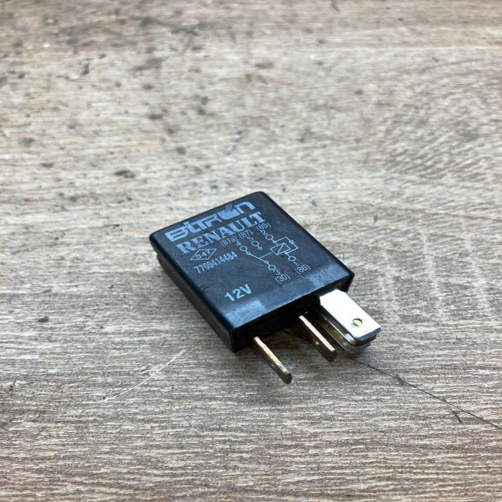 7700414484   Other relay Renault Megane II
