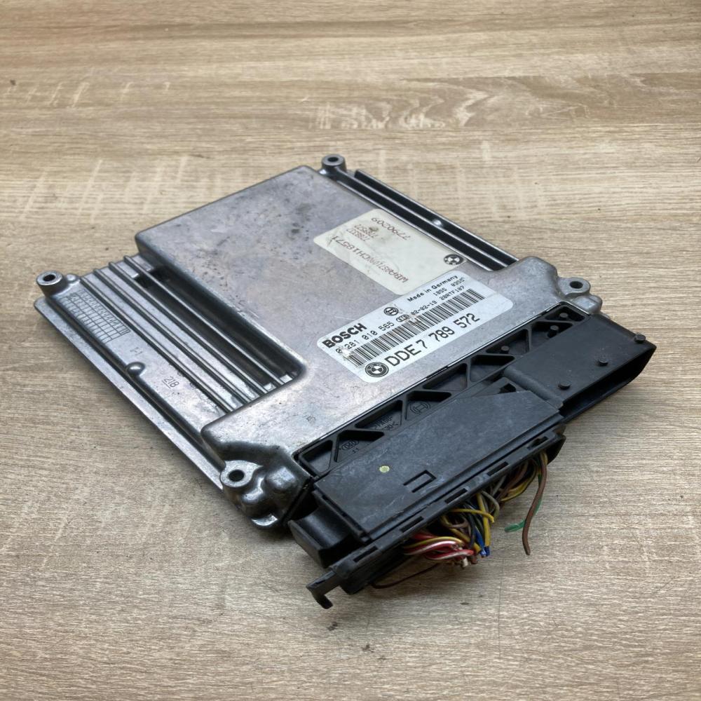 7789572 0281010565  Engine control unit/module ECU BMW 3 E46