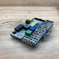 24412497 90191753  Fuse module Opel Zafira A