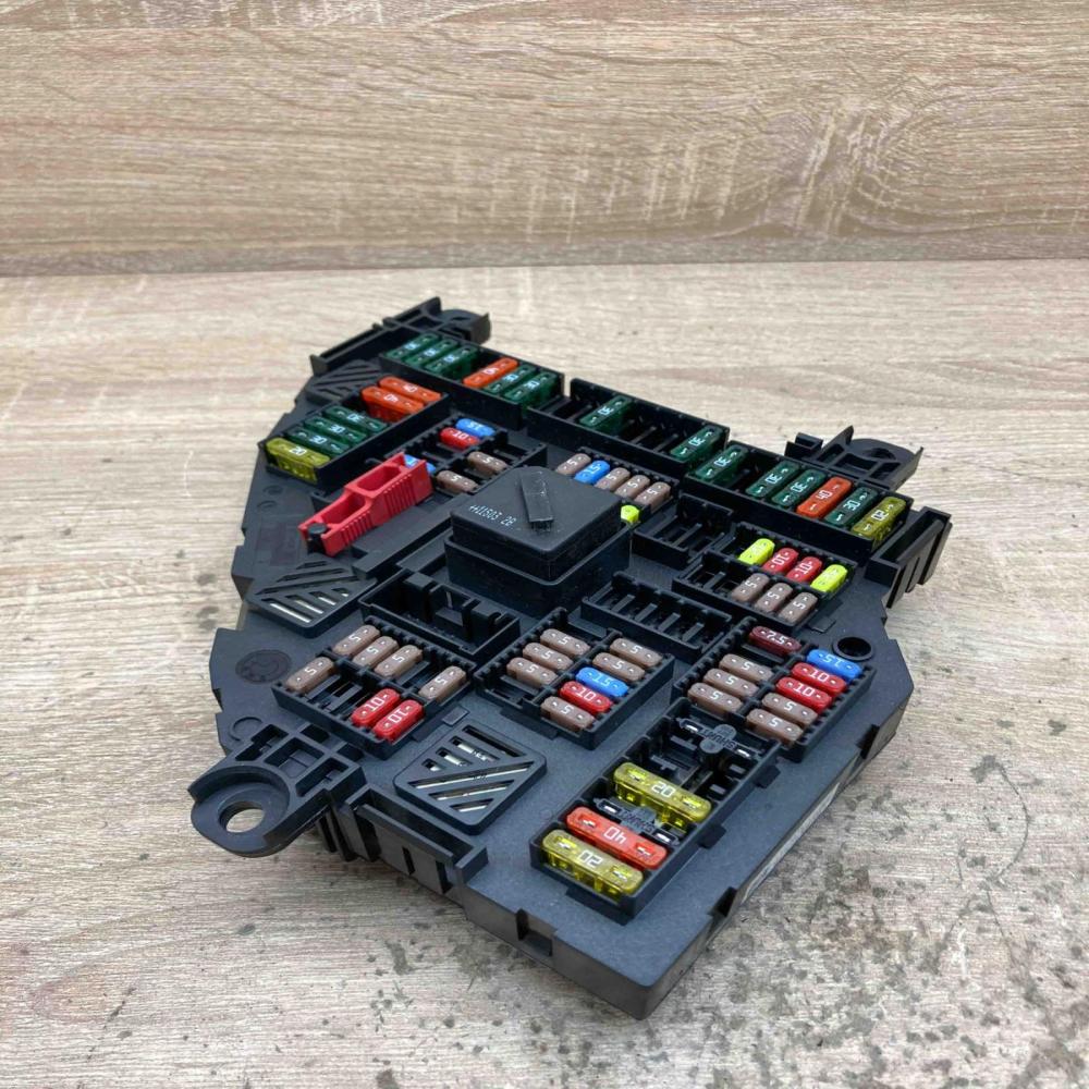9252813 1670498  Fuse module BMW 5 F10 F11