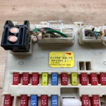 24350 AV700 0815051  Fuse module Nissan Primera