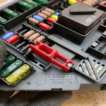9210857 1670498  Fuse module BMW 5 F10 F11