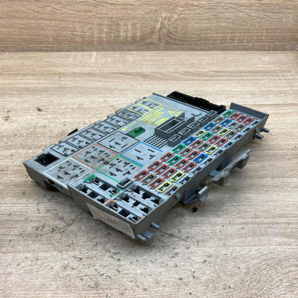 24412497 Main  Fuse module Opel Zafira A