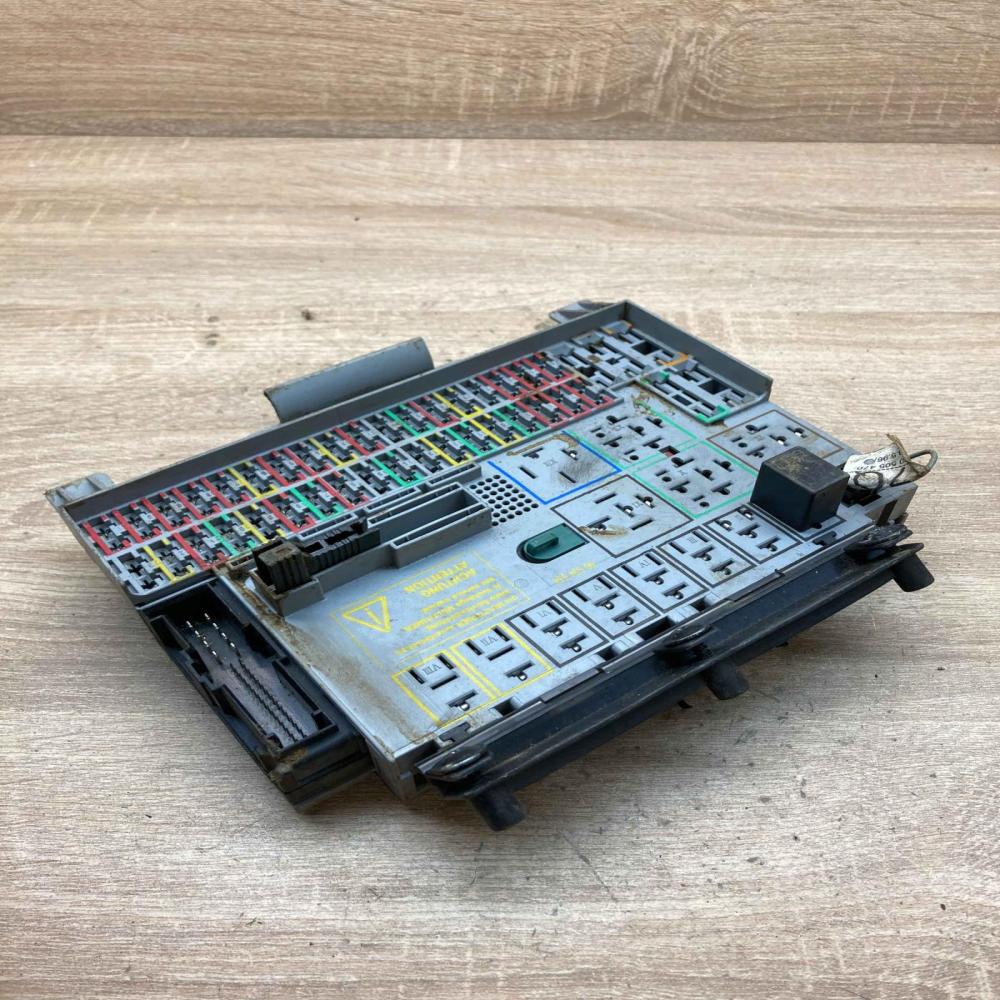 90504534 Main  Fuse module Opel Vectra B