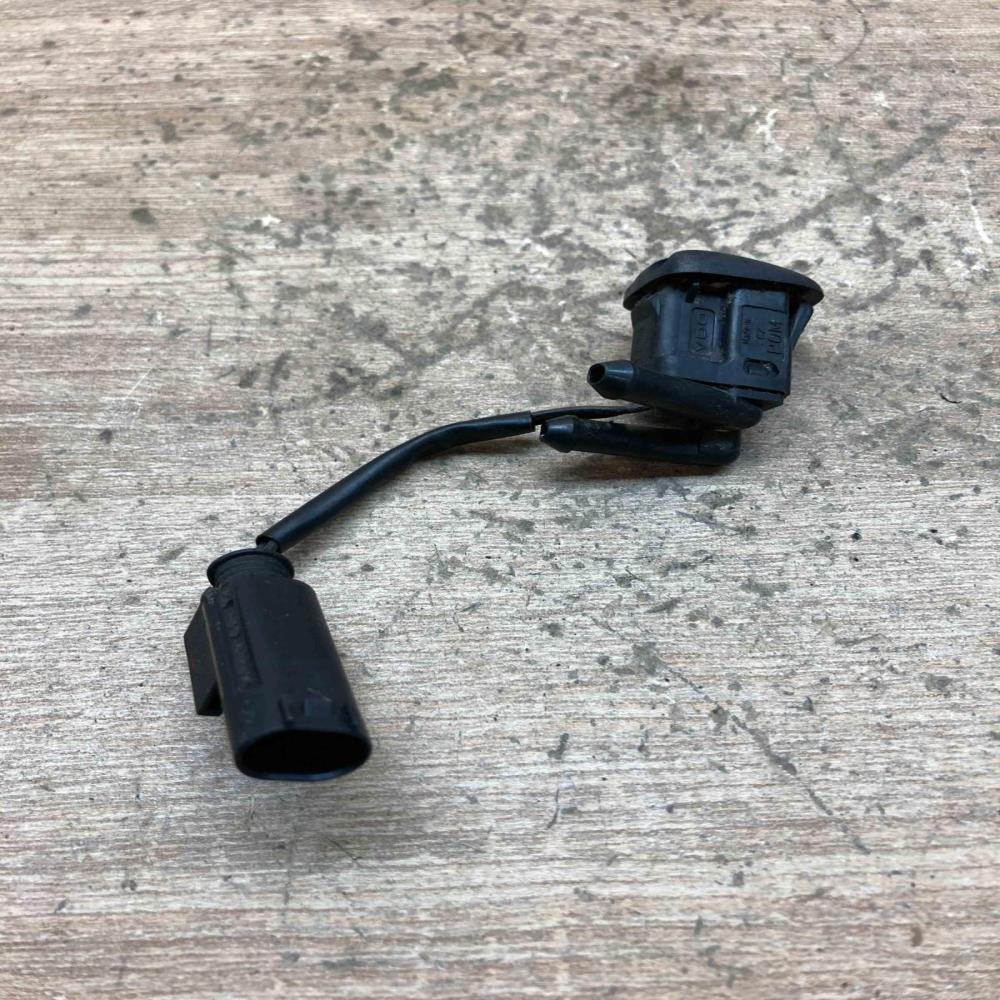 8361042 8361042  Windshield washer spray nozzle BMW 5 E39