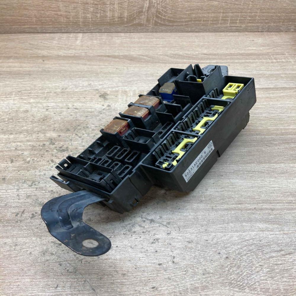 82231AE0006 MB200100B  Fuse module Subaru Legacy