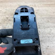 6970160   Electric window control switch BMW 1 E81 E87