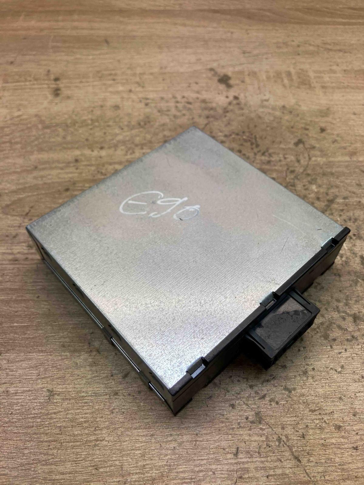 9253208 8ES00947921  Voltage converter inverter BMW 3 E90 E91