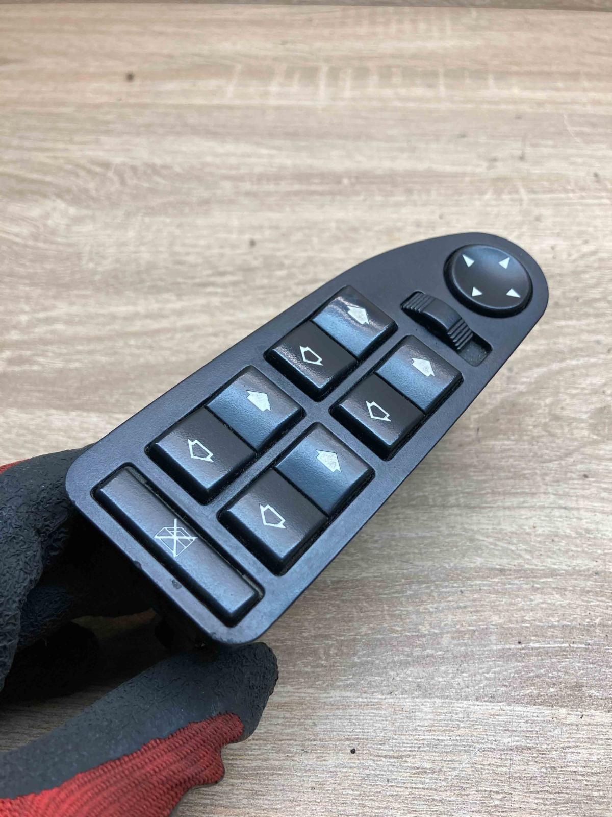 6904306 619727  Electric window control switch BMW 7 E38