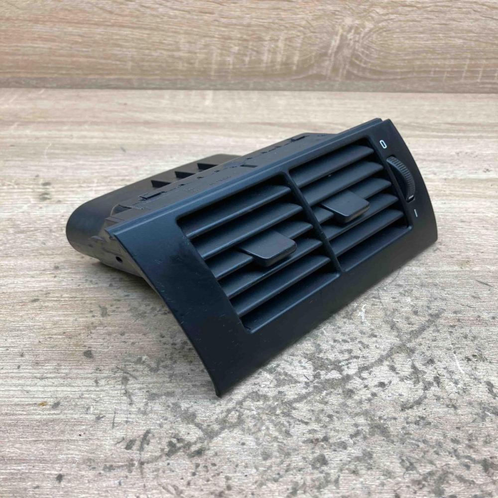 8391182 3406 0  Dash center air vent grill BMW 5 E39