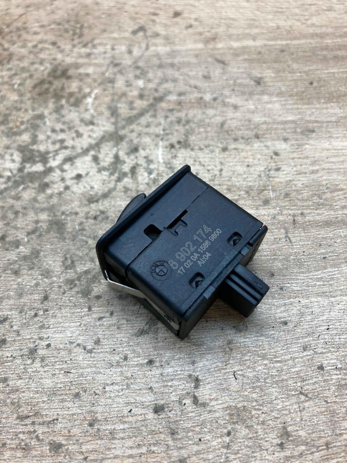 6902174 15869800  Electric window control switch BMW 3 E46