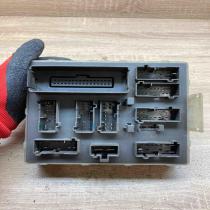 518234901   Fuse module Ford Focus