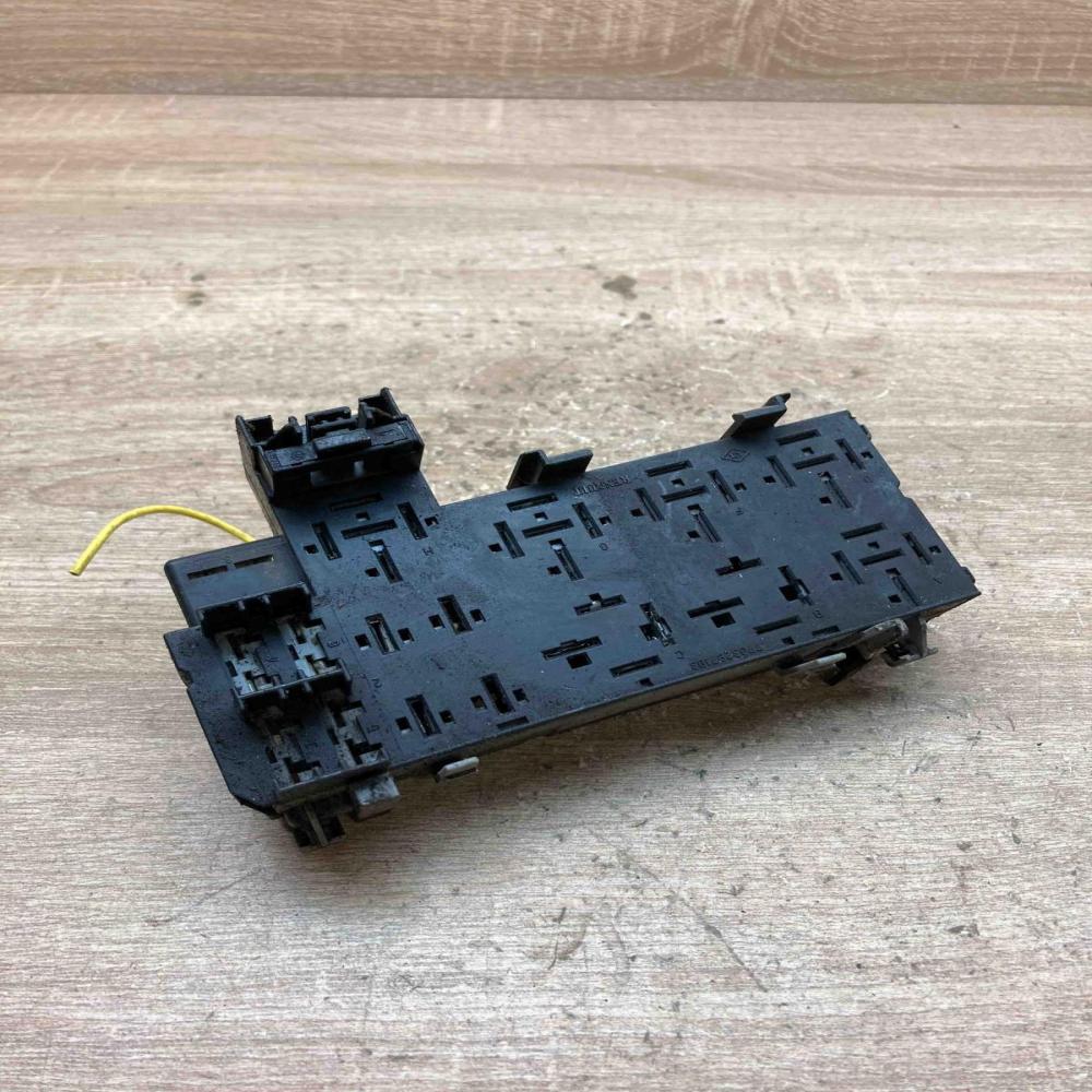 7703297193  C Fuse module Renault Scenic I