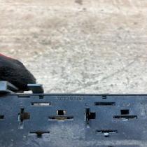 7703297193 Used  Fuse module Renault Scenic I