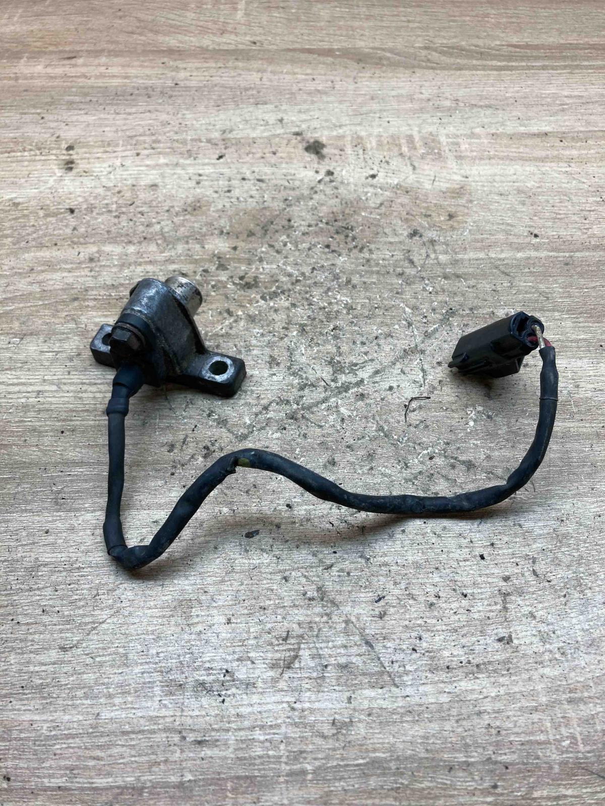1275789   Crankshaft position sensor Volvo S80