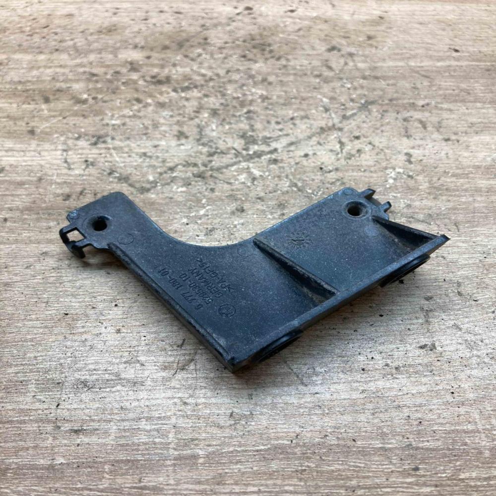 6777180 529530 10  Other engine bay part BMW X5 E70
