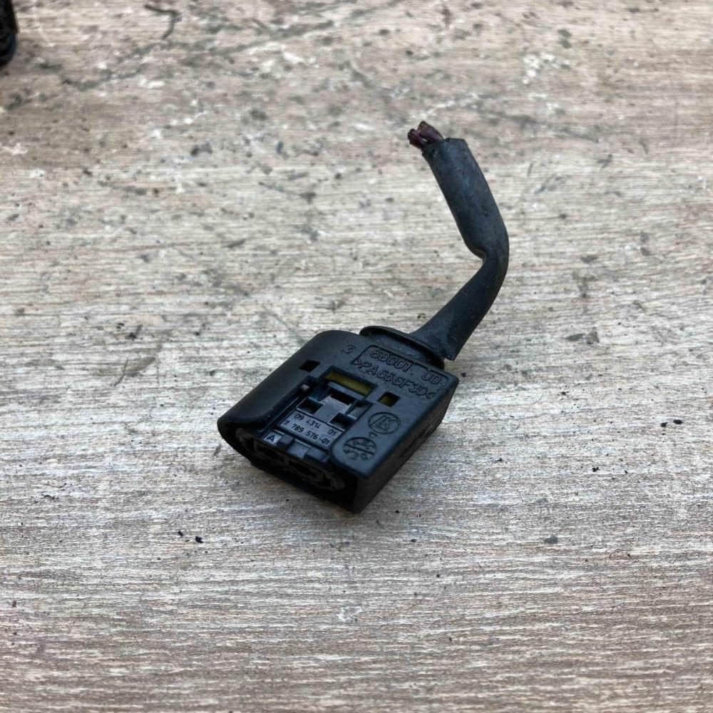 7789576 6800100  Plug wire BMW 3 GT F34