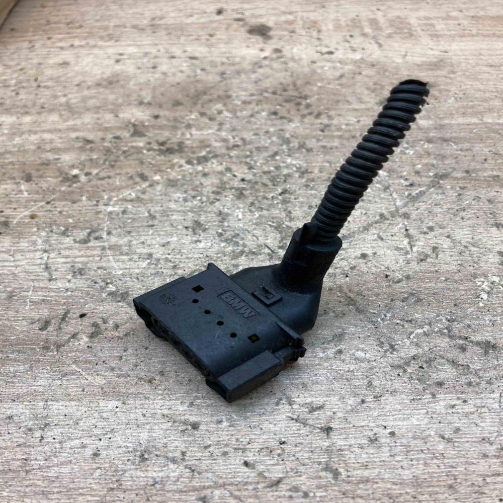 7789318 64214  Plug wire BMW 5 E39
