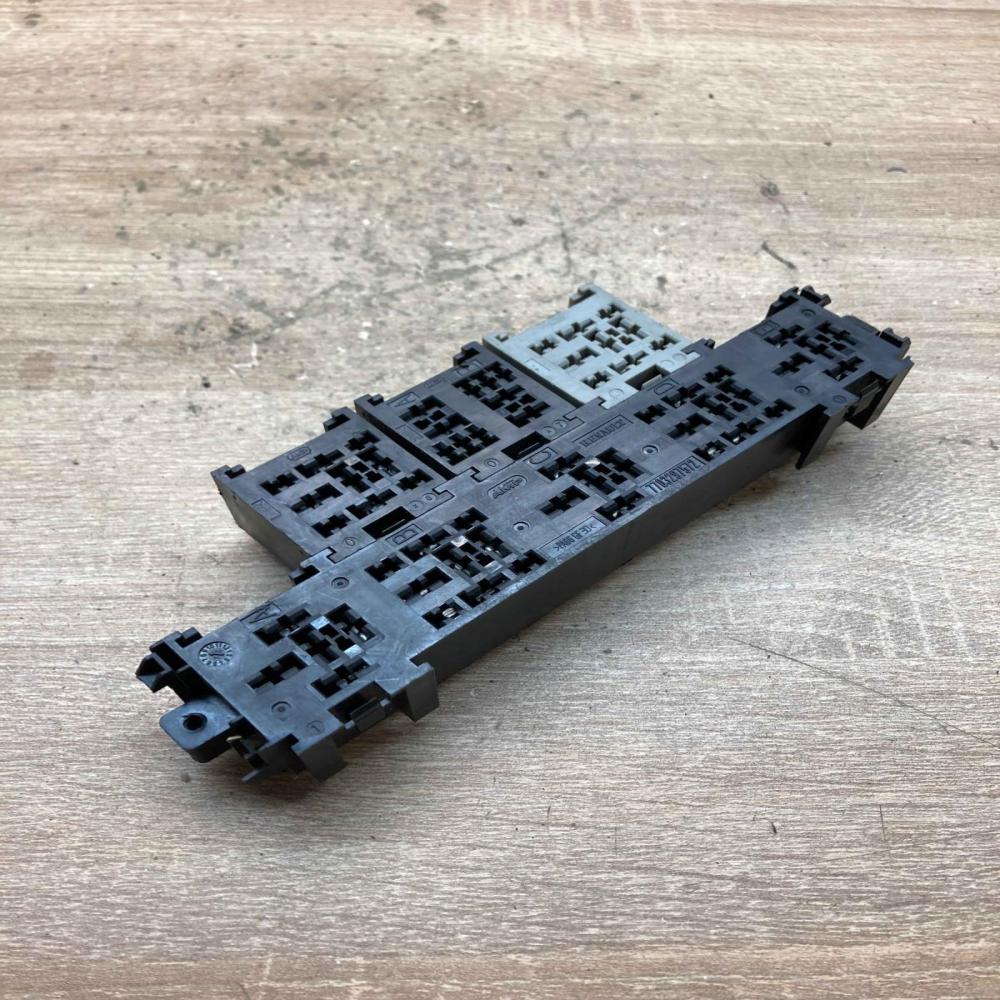 7703297572   Fuse module Renault Trafic II (X83)