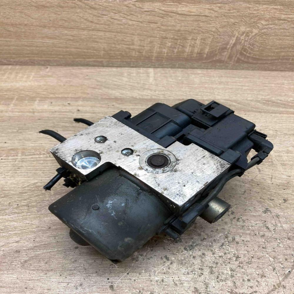8E0614111AB 027300428  ABS Pump Audi A4 S4 B6 8E 8H