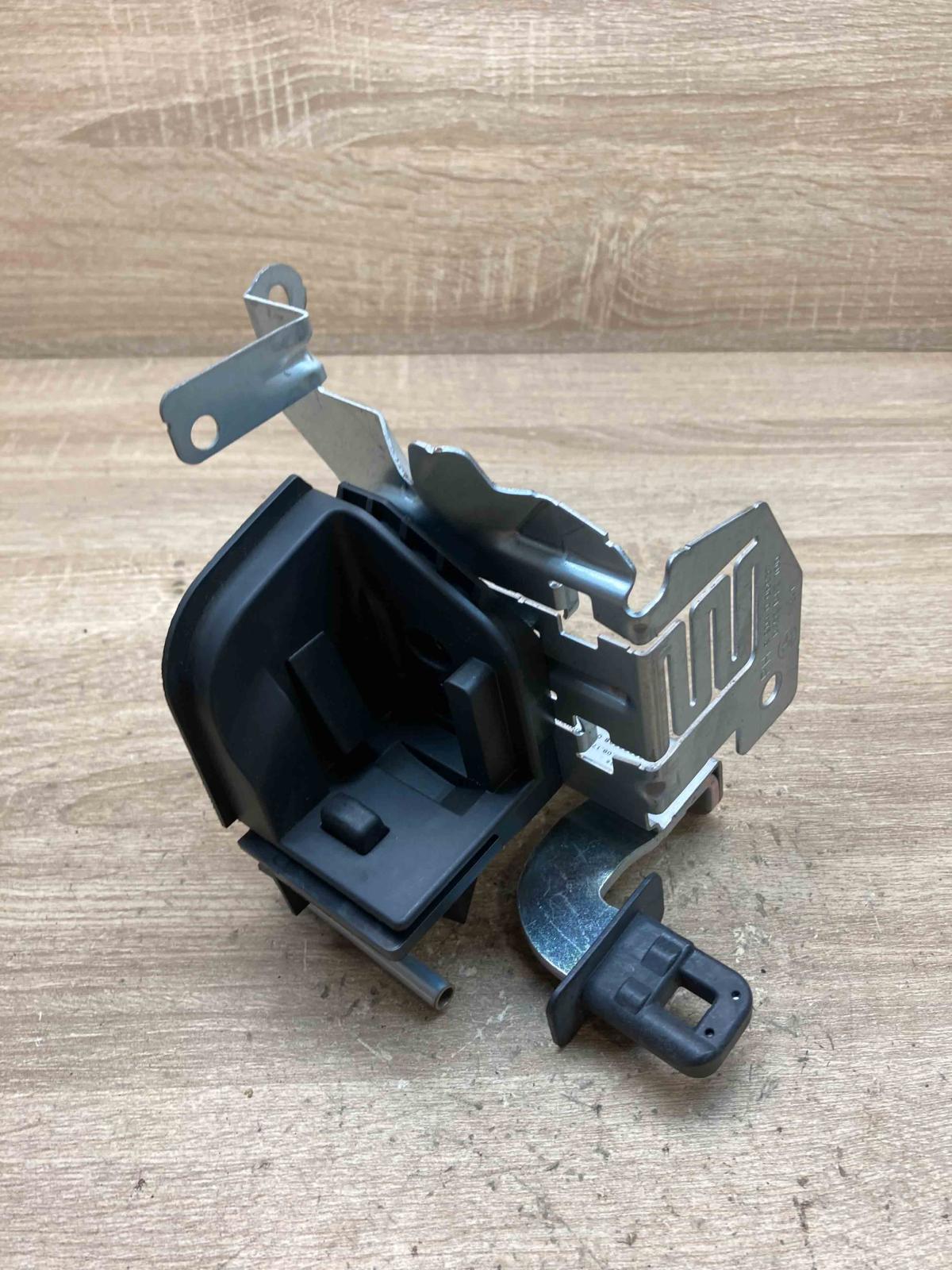 7268030 115065 10  Parcel shelf load cover mount bracket BMW 3 F30 F35 F31