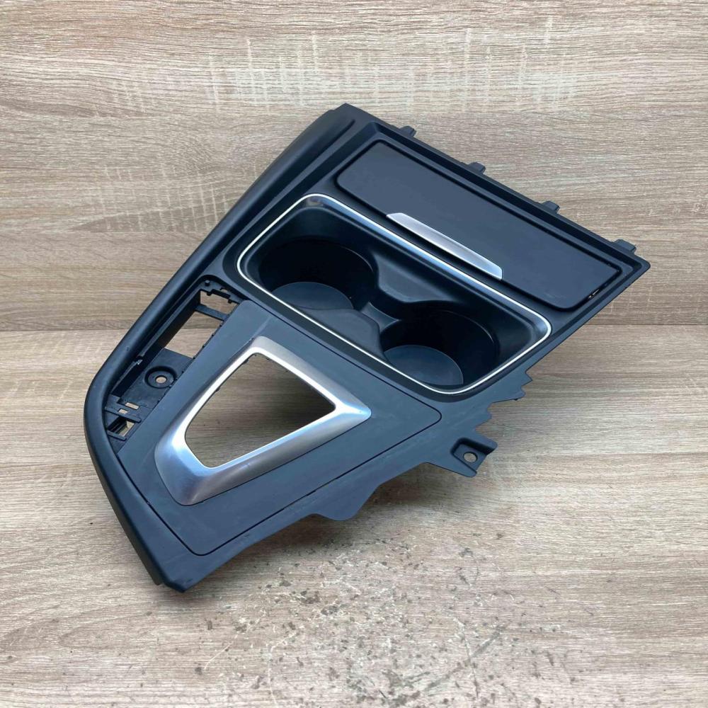 9218925 9234131  Cup holder BMW 3 F30 F35 F31