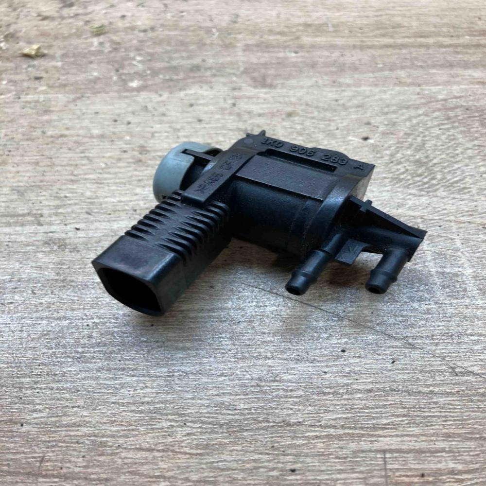 1K0906283A   Turbo solenoid valve Volkswagen Golf VI