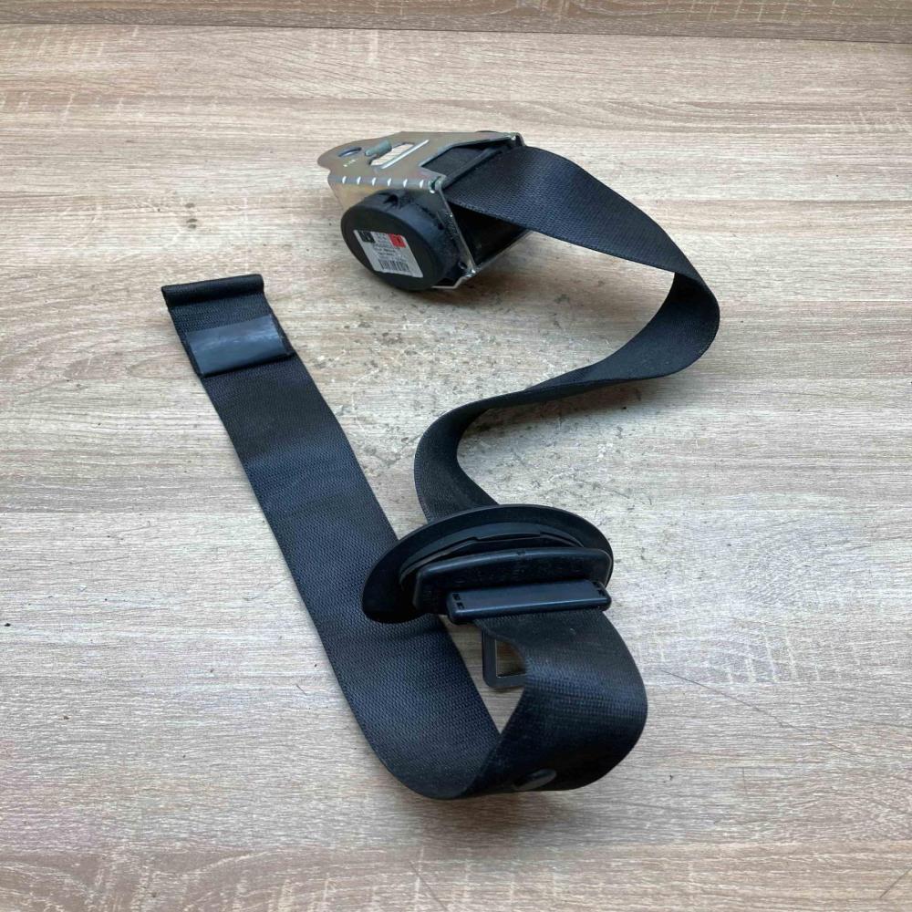 610126300B 110316 Left Front seatbelt BMW 5 F10 F11