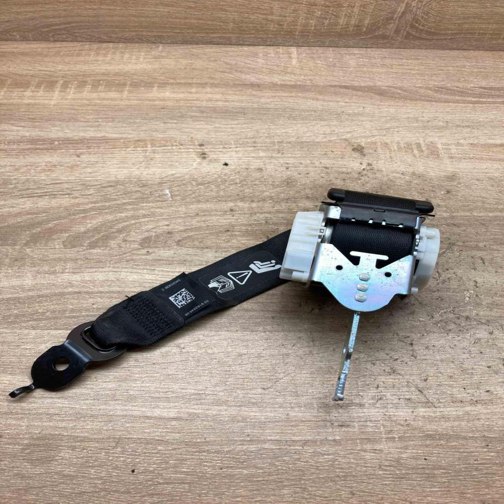 34048282A 33035173B  Rear seatbelt BMW 5 F10 F11