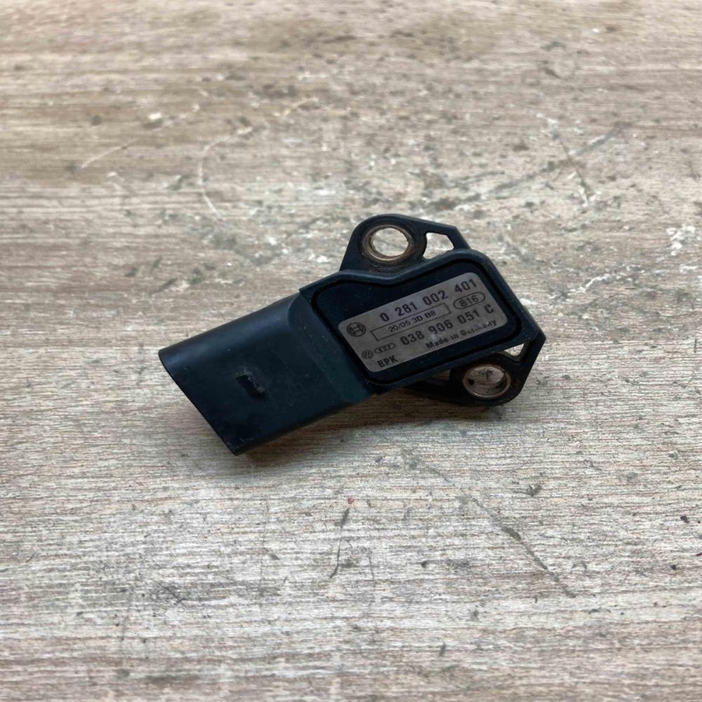 038906051C 0281002401  Air pressure sensor Volkswagen PASSAT B5