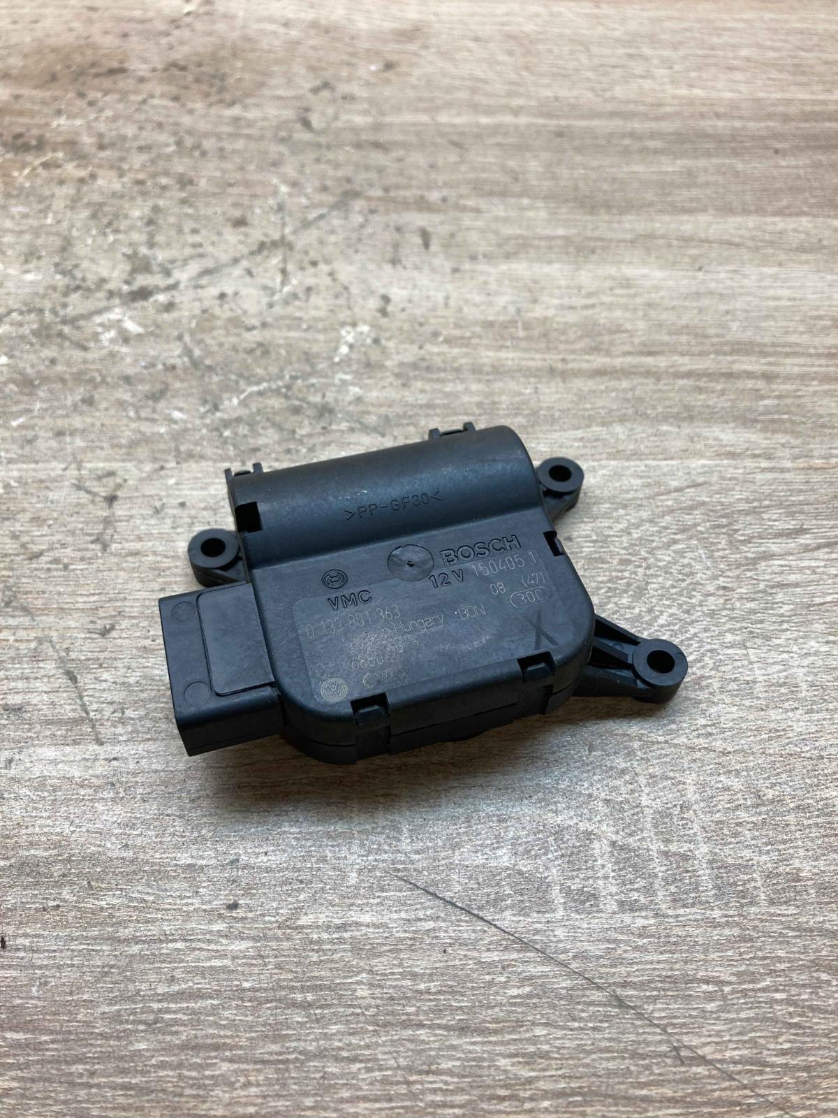 0132801363 1504051  Air flap motor/actuator Volkswagen PASSAT B6