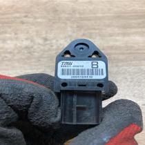 89831 05010   Airbag deployment crash/impact sensor Toyota Avensis T250