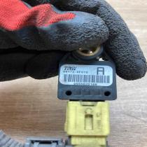 89173 0F010  A Airbag deployment crash/impact sensor Toyota Corolla Verso AR10