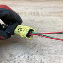 89831 05010  B Airbag deployment crash/impact sensor Toyota Corolla E120 E130