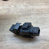 84810 0F01C 37181A25DA  Electric window control switch Toyota Aygo AB10
