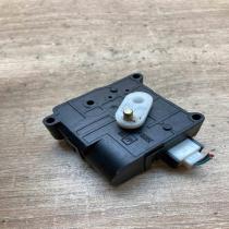 113800 2051 6F26  Air flap motor/actuator Toyota Corolla Verso AR10