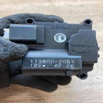 113800 2051 6F26  Air flap motor/actuator Toyota Corolla Verso AR10