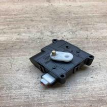 113800 2051 6F26  Air flap motor/actuator Toyota Corolla Verso AR10