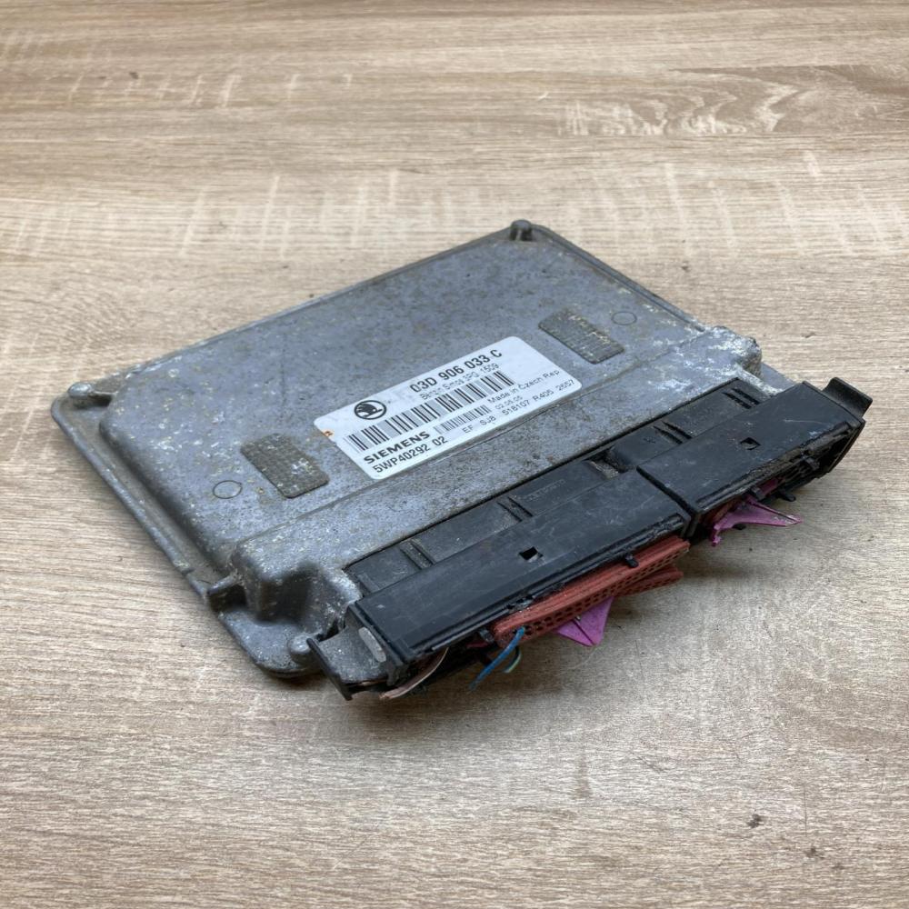 03D906033C 5WP40292  Engine control unit/module ECU Skoda Fabia Mk1 (6Y)