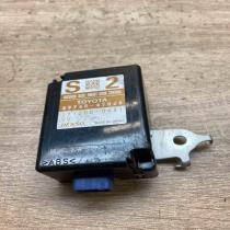 89740 47020 271300 0081  Door control unit/module Toyota Prius (XW30)