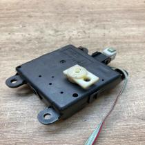 3K010 30840 070405  Air flap motor/actuator Nissan Qashqai