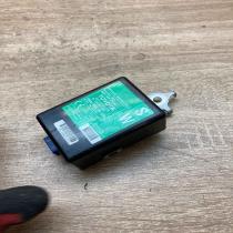 89740 05030 61B381 000  Door control unit/module Toyota Avensis T270