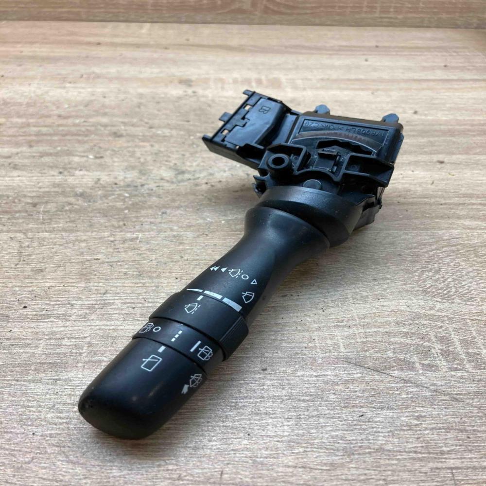 17F144 05210 17F525 J08 Wiper control stalk Toyota Yaris
