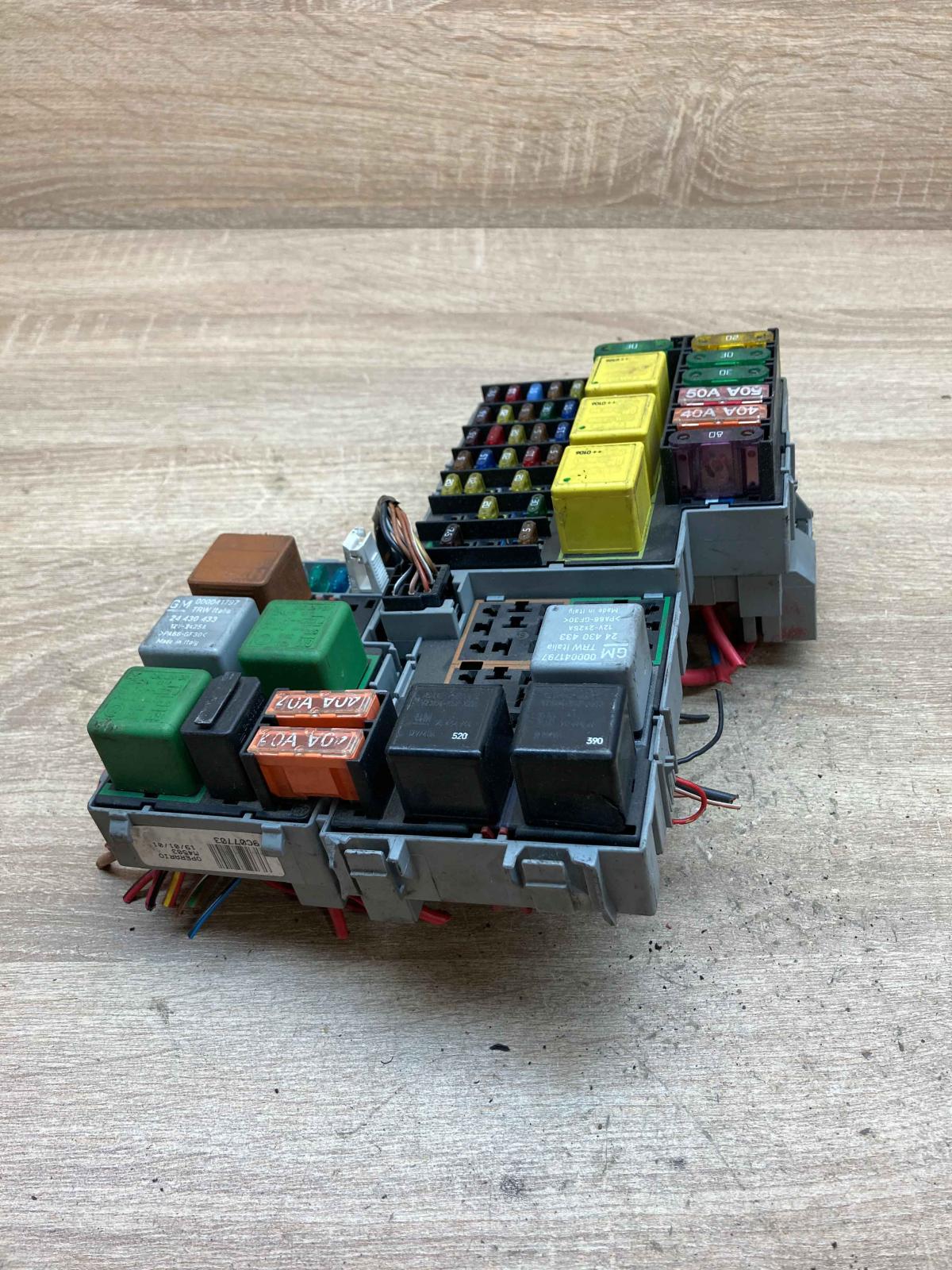 09115142   Fuse module Opel Corsa C